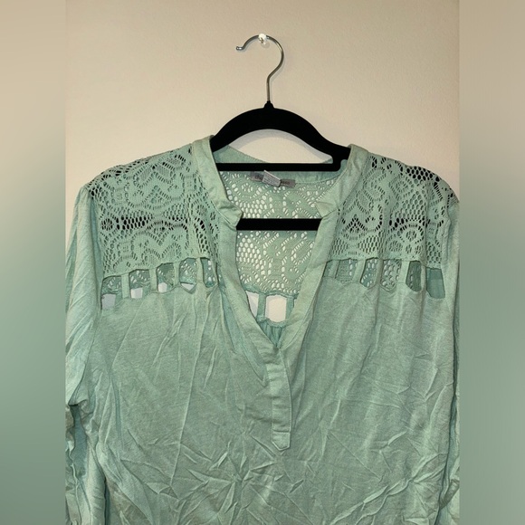 Large Charlotte Russe Blouse Top - Picture 3 of 7